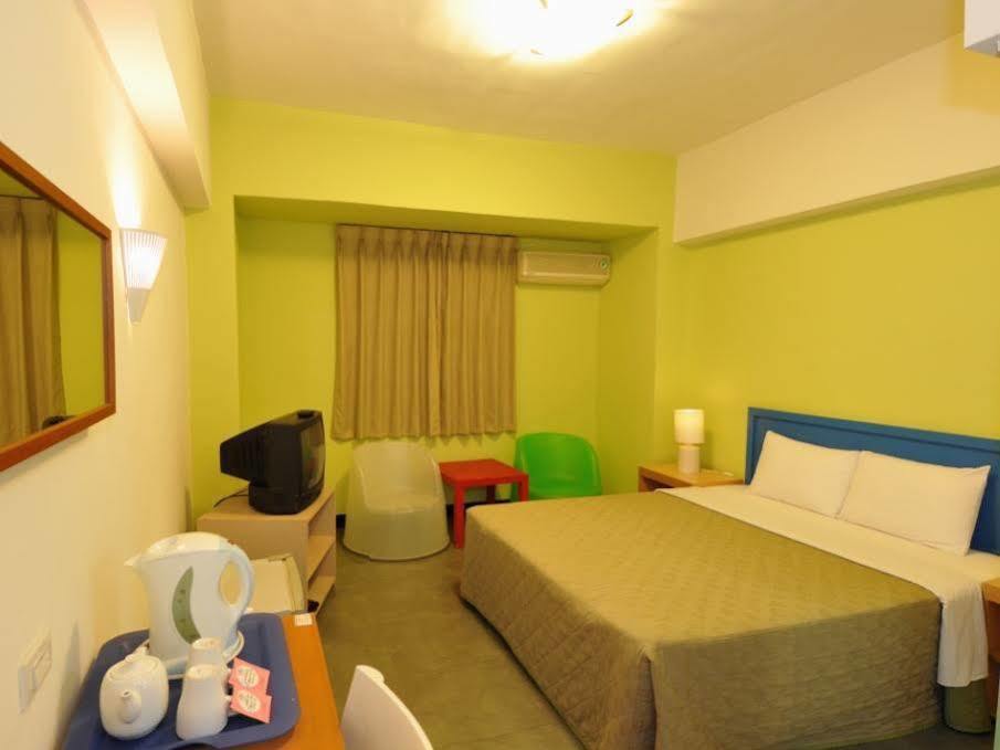 Hwa Hong Hotel Kaohsiung Exterior photo